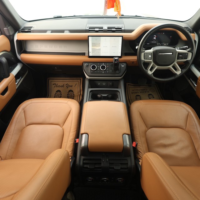 Second-hand 2024 Land Rover Defender 2.0 110 HSE for sale in New Delhi-6