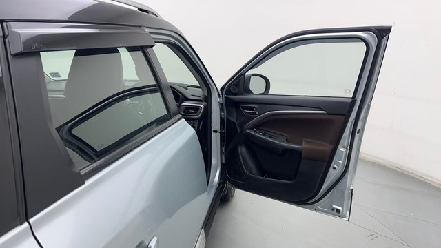 Second-hand 2023 Maruti Suzuki Vitara Brezza ZXI Plus Dual Tone for sale in Gurgaon-16