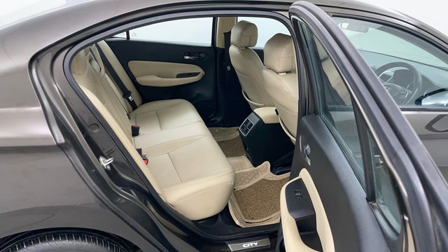 Second-hand 2021 Honda City 1.5 V MT Exclusive for sale in Jaipur-32