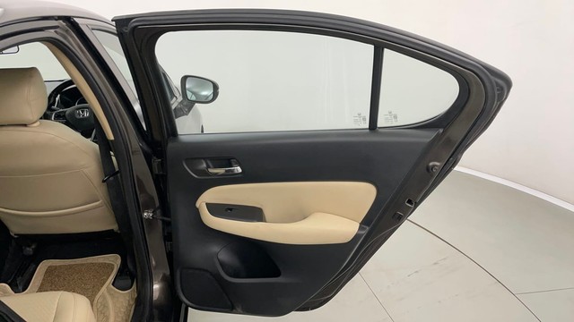 Second-hand 2021 Honda City 1.5 V MT Exclusive for sale in Jaipur-31