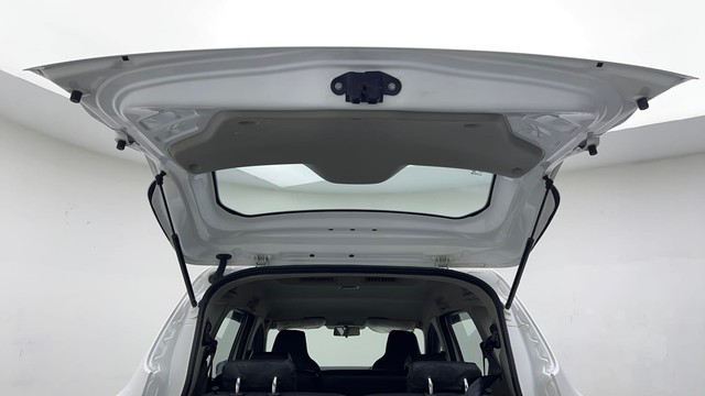 Second-hand 2023 Renault Triber RXT for sale in New Delhi-35