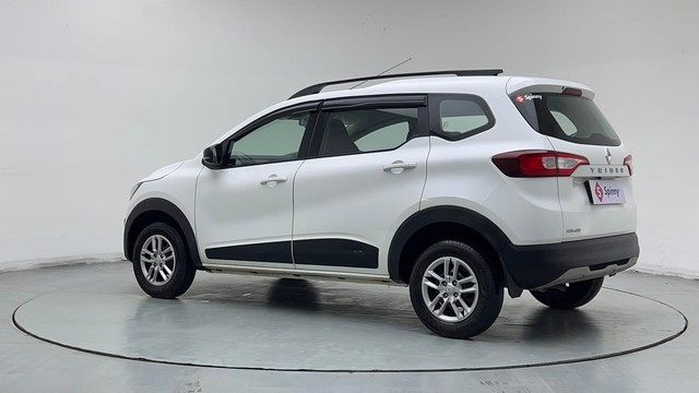 Second-hand 2023 Renault Triber RXT for sale in New Delhi-5