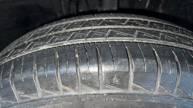 Second-hand 2023 Renault Triber RXT for sale in New Delhi-38