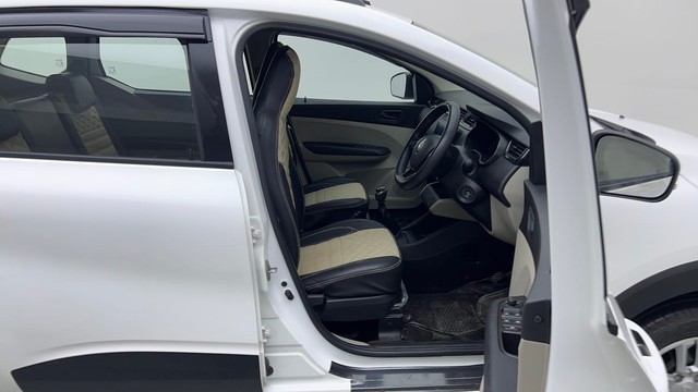 Second-hand 2023 Renault Triber RXT for sale in New Delhi-15