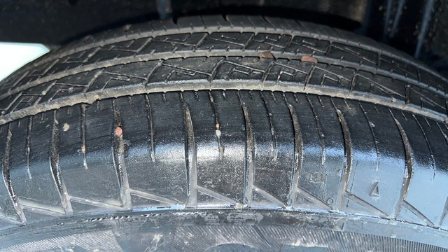 Second-hand 2023 Renault Triber RXT for sale in New Delhi-40