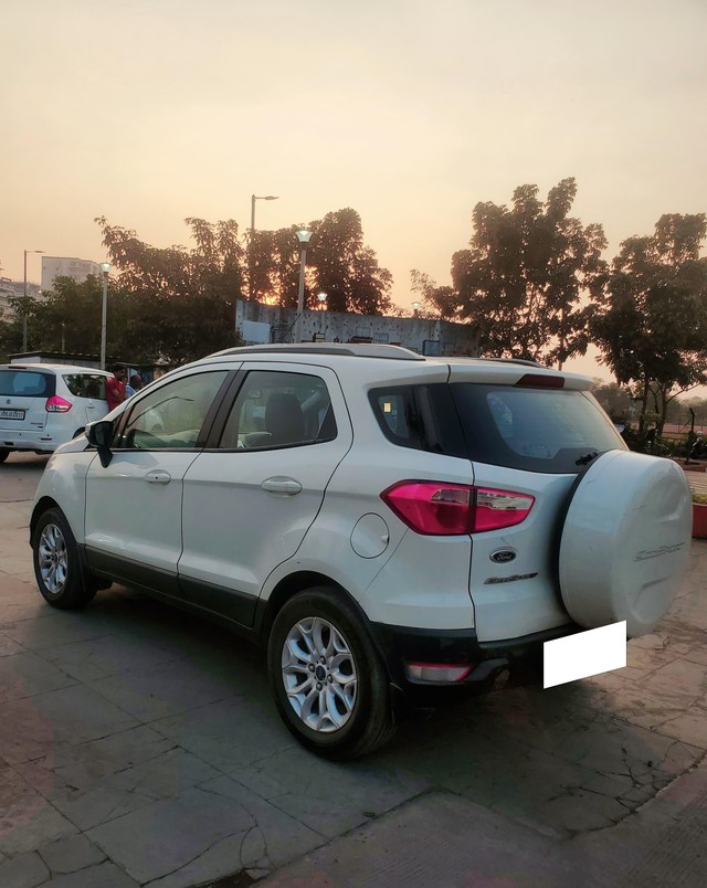 Second-hand 2015 Ford Ecosport 1.5 TDCi Titanium BSIV for sale in Surat-2