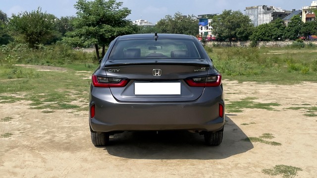 Second-hand 2021 Honda City V MT for sale in New Delhi-2