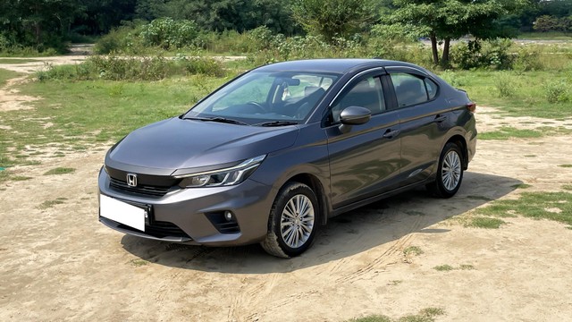 Second-hand 2021 Honda City V MT for sale in New Delhi-5