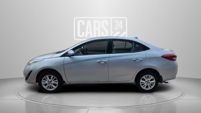 Second-hand 2018 Toyota Yaris VX CVT for sale in Ahmedabad-5