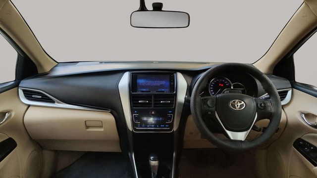 Second-hand 2018 Toyota Yaris VX CVT for sale in Ahmedabad-9