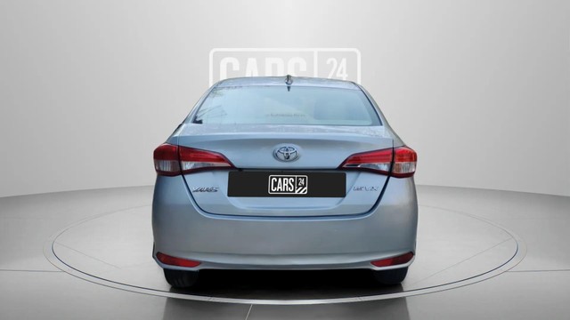 Second-hand 2018 Toyota Yaris VX CVT for sale in Ahmedabad-3