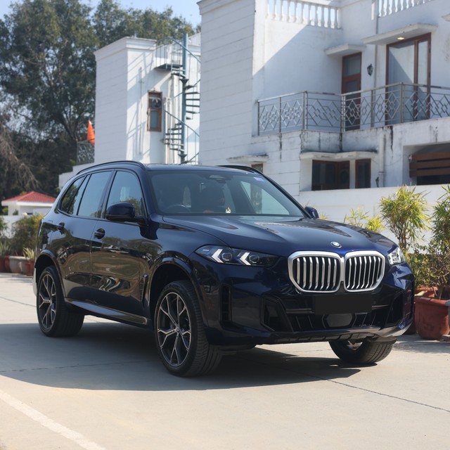 Second-hand 2024 BMW X5 xDrive40i M Sport for sale in New Delhi-8