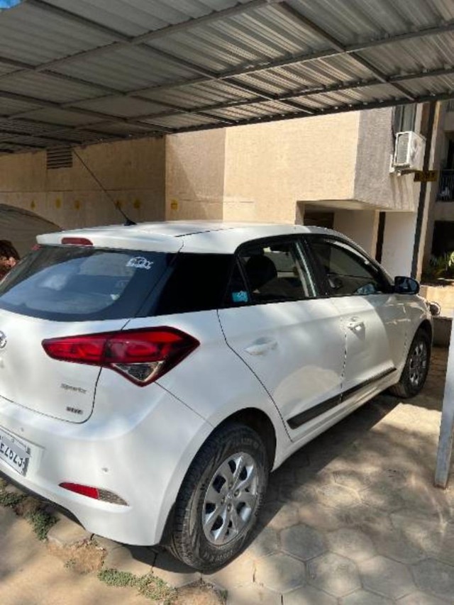 Second-hand 2016 Hyundai i20 Sportz 1.2 for sale in Gwalior-1