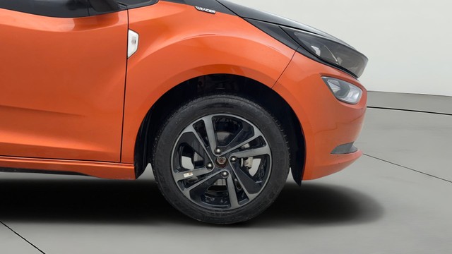 Second-hand 2024 Tata Altroz Racer R3 for sale in Noida-24