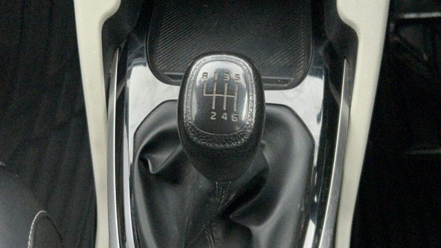 Second-hand 2022 Kia Carens Prestige Plus Diesel for sale in Chandigarh-12