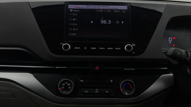 Second-hand 2022 Kia Carens Prestige Plus Diesel for sale in Chandigarh-33