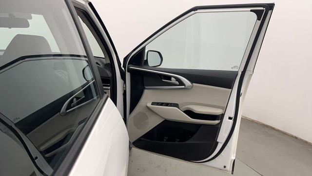 Second-hand 2022 Kia Carens Prestige Plus Diesel for sale in Chandigarh-16