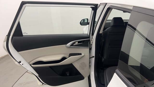 Second-hand 2022 Kia Carens Prestige Plus Diesel for sale in Chandigarh-34