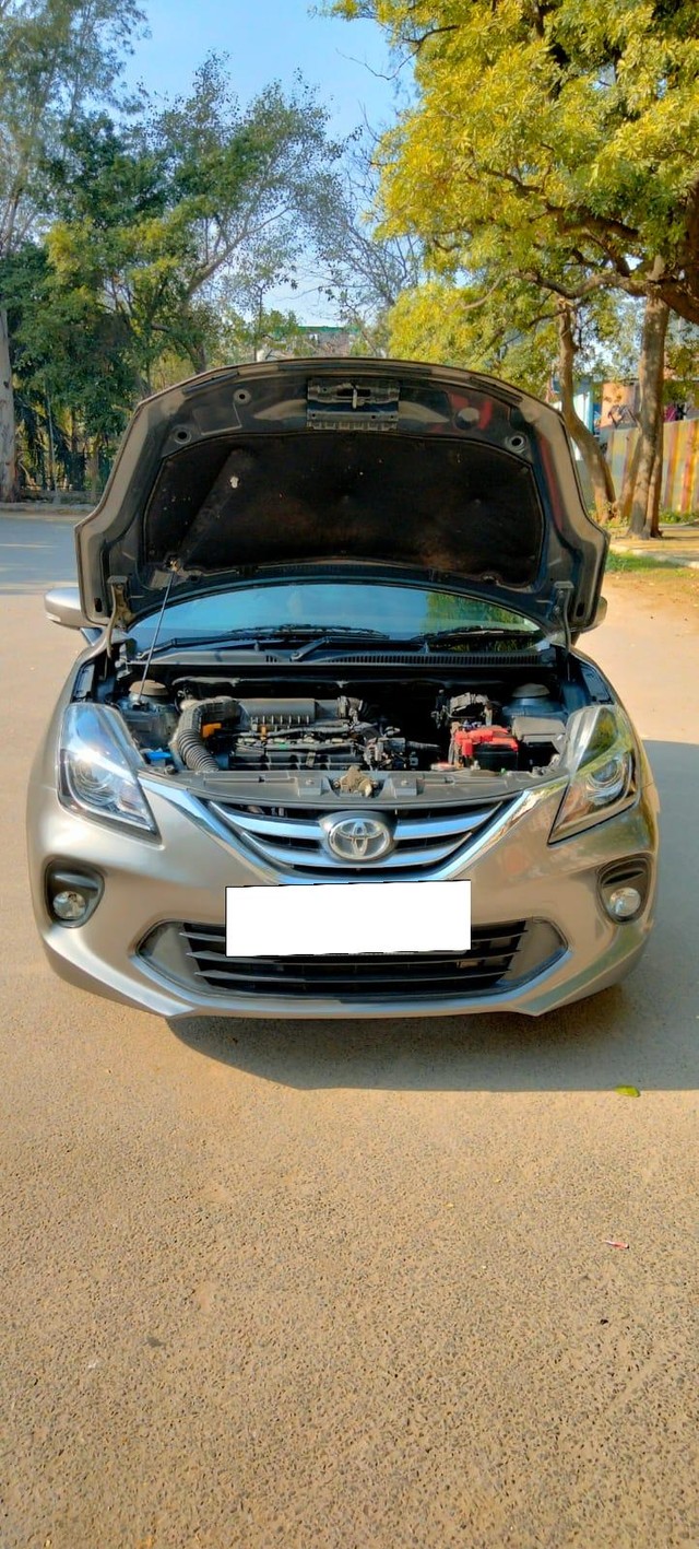 Second-hand 2019 Toyota Glanza G CVT for sale in New Delhi-14