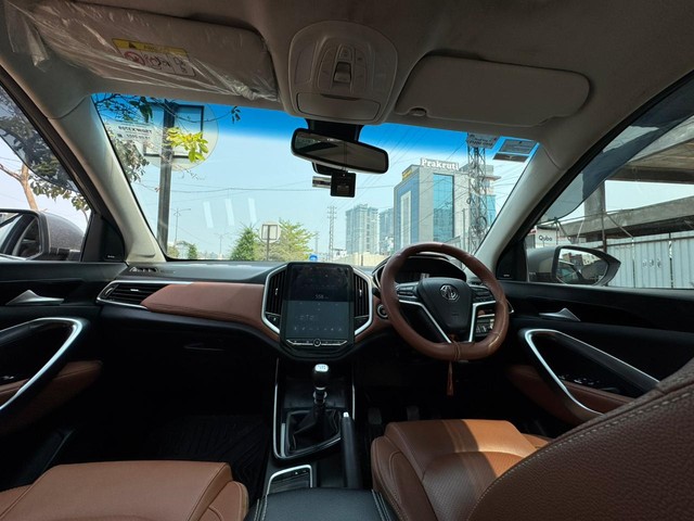 Second-hand 2022 MG Hector Plus Select Diesel MT 7 STR for sale in Hyderabad-10