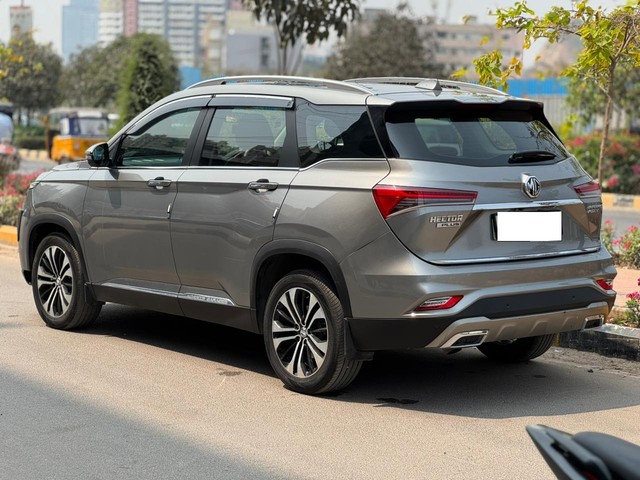 Second-hand 2022 MG Hector Plus Select Diesel MT 7 STR for sale in Hyderabad-3