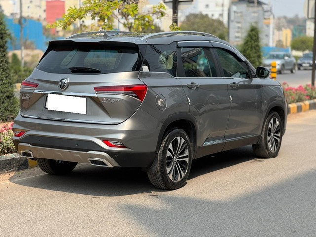 Second-hand 2022 MG Hector Plus Select Diesel MT 7 STR for sale in Hyderabad-11