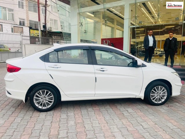 Second-hand 2018 Honda City i-VTEC V for sale in Dehradun-6