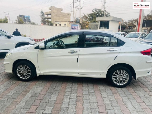 Second-hand 2018 Honda City i-VTEC V for sale in Dehradun-5