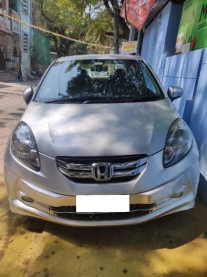 Second-hand 2014 Honda Amaze VX i-DTEC for sale in Hyderabad