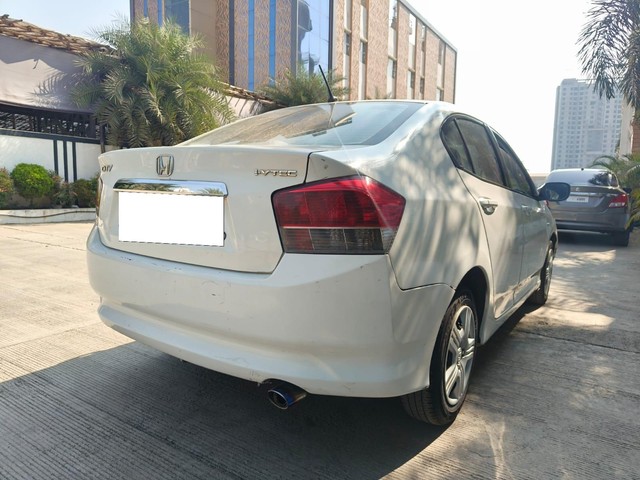 Second-hand 2010 Honda City 1.5 E MT for sale in Pune-4