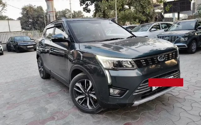 Mahindra XUV300 W8 AMT Optional Diesel BSVI Second-hand 2022 Mahindra XUV300 W8 AMT Optional Diesel BSVI for sale in Lucknow-0