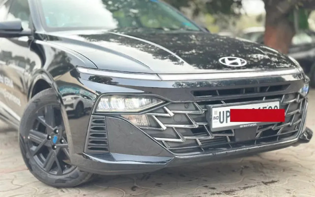 Second-hand 2024 Hyundai Verna SX Turbo DCT for sale in Lucknow-2