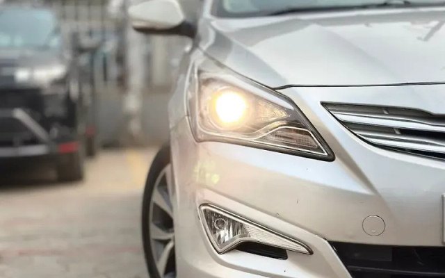 Second-hand 2016 Hyundai Verna 1.6 CRDi SX for sale in Lucknow-3