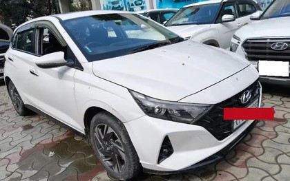 Second-hand 2023 Hyundai i20 Asta for sale in Lucknow