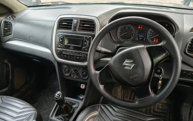 Second-hand 2018 Maruti Suzuki Vitara Brezza VDi for sale in Lucknow-4