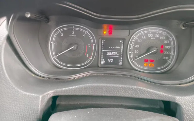 Second-hand 2018 Maruti Suzuki Vitara Brezza VDi for sale in Lucknow-3