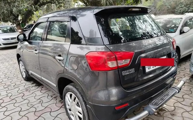 Second-hand 2018 Maruti Suzuki Vitara Brezza VDi for sale in Lucknow-5