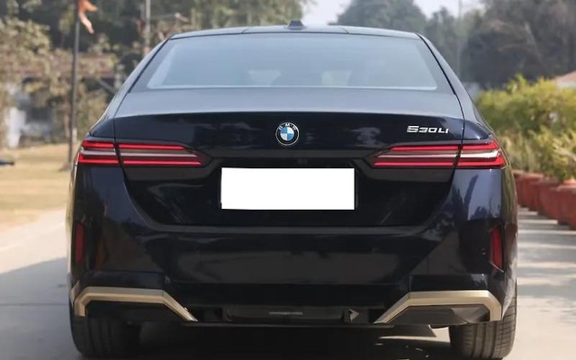 Second-hand 2025 BMW 5 Series 530i M Sport BSVI for sale in New Delhi-2