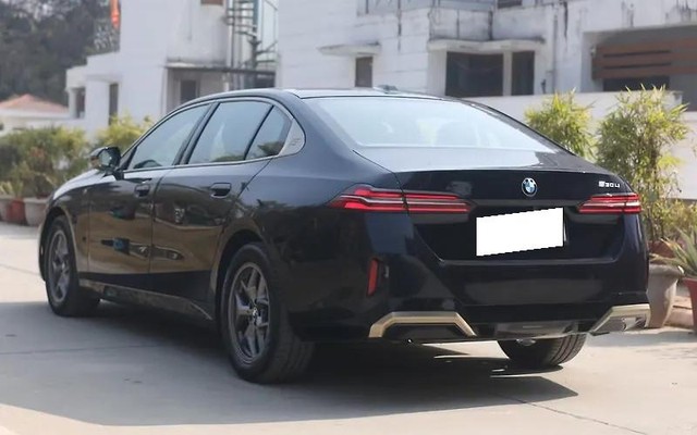 Second-hand 2025 BMW 5 Series 530i M Sport BSVI for sale in New Delhi-5