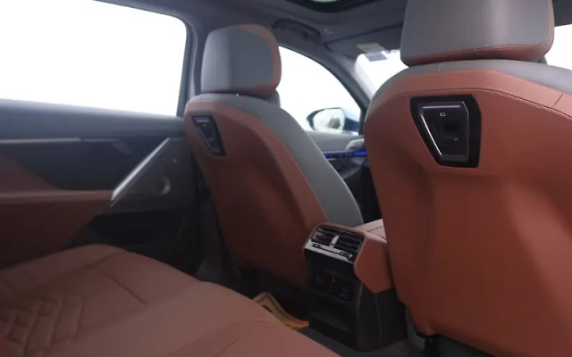 Second-hand 2024 BMW 5 Series 530i M Sport BSVI for sale in New Delhi-4