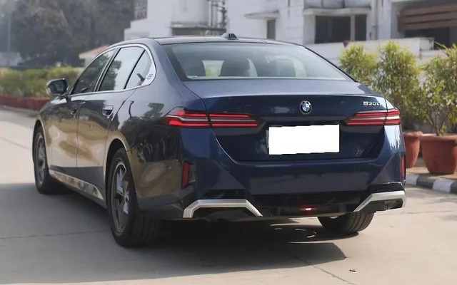 Second-hand 2024 BMW 5 Series 530i M Sport BSVI for sale in New Delhi-5