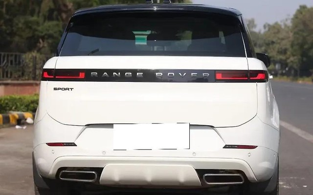 Second-hand 2024 Land Rover Range Rover Sport 3.0 Dynamic SE for sale in New Delhi-2