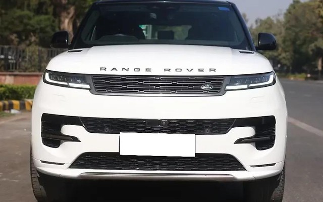 Second-hand 2024 Land Rover Range Rover Sport 3.0 Dynamic SE for sale in New Delhi-3
