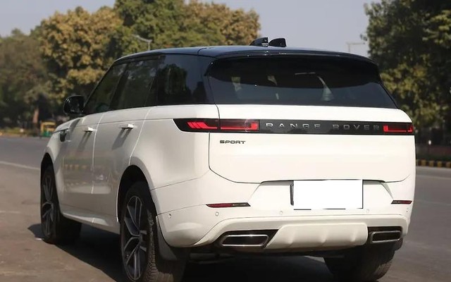 Second-hand 2024 Land Rover Range Rover Sport 3.0 Dynamic SE for sale in New Delhi-5