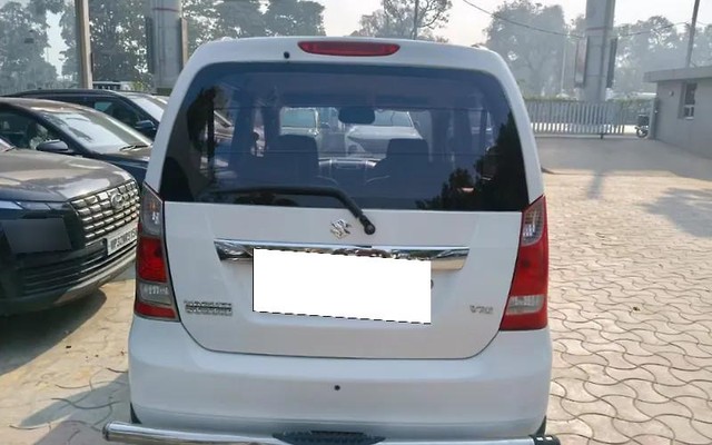 Second-hand 2016 Maruti Suzuki Wagon R VXI Optional for sale in Lucknow-2