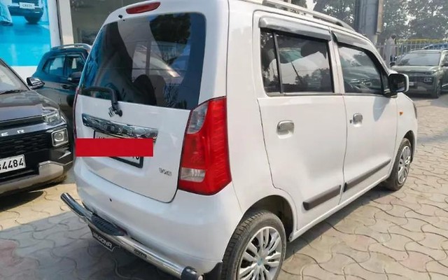 Second-hand 2016 Maruti Suzuki Wagon R VXI Optional for sale in Lucknow-5