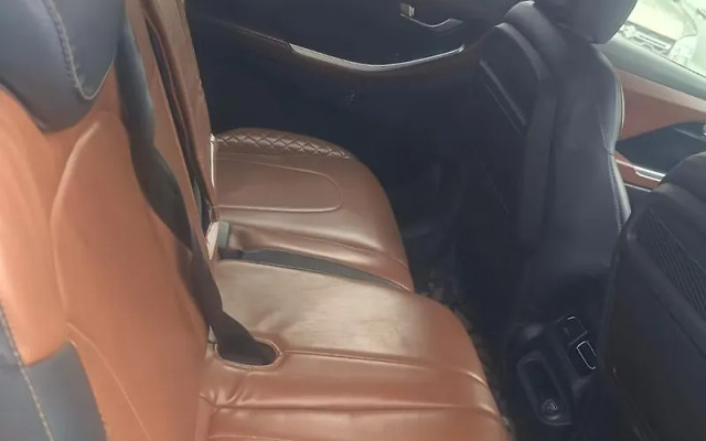 Hyundai Alcazar 1.5 Signature (O) 7-Seater Diesel AT Second-hand 2022 Hyundai Alcazar 1.5 Signature (O) 7-Seater Diesel AT for sale in Lucknow-2