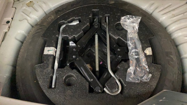 Second-hand 2021 Mahindra XUV300 W8 BSVI for sale in Bangalore-28