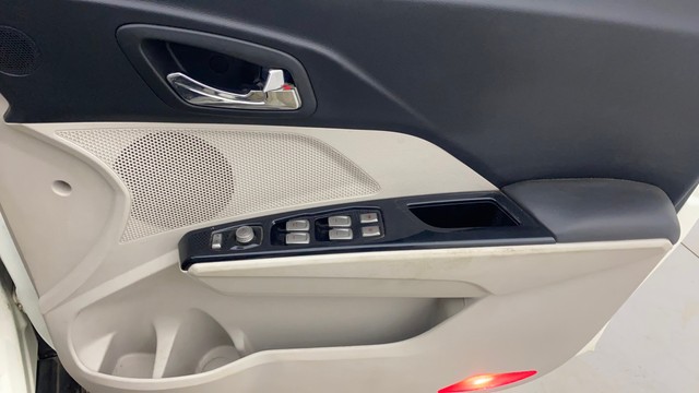 Second-hand 2021 Mahindra XUV300 W8 BSVI for sale in Bangalore-17