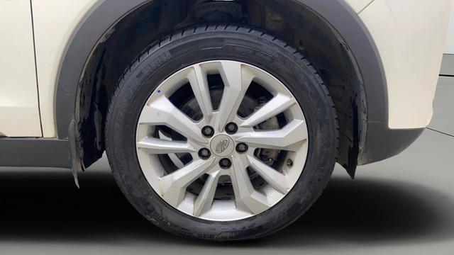 Second-hand 2021 Mahindra XUV300 W8 BSVI for sale in Bangalore-24